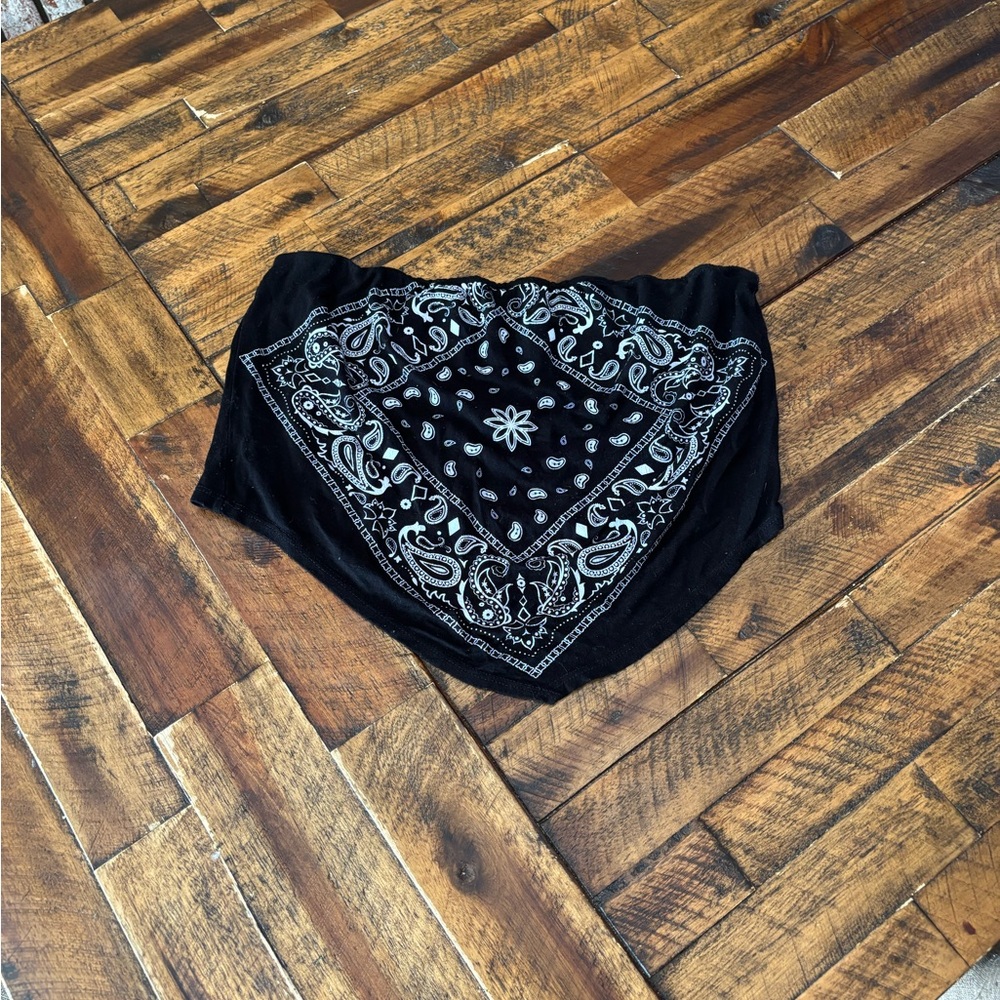 Zenobia Black and White Patterned Top